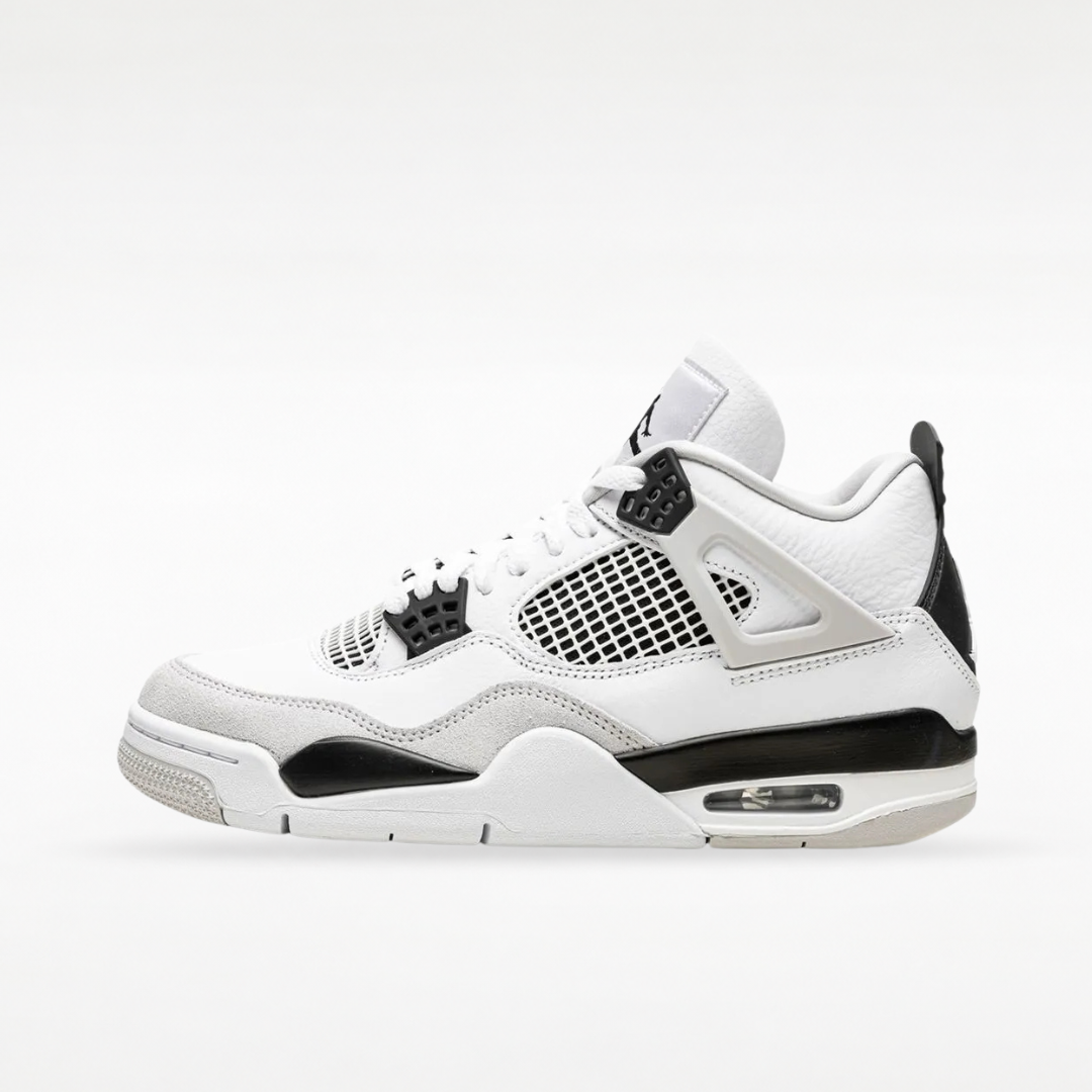 Air Jordan 4 Military Black vue de profil